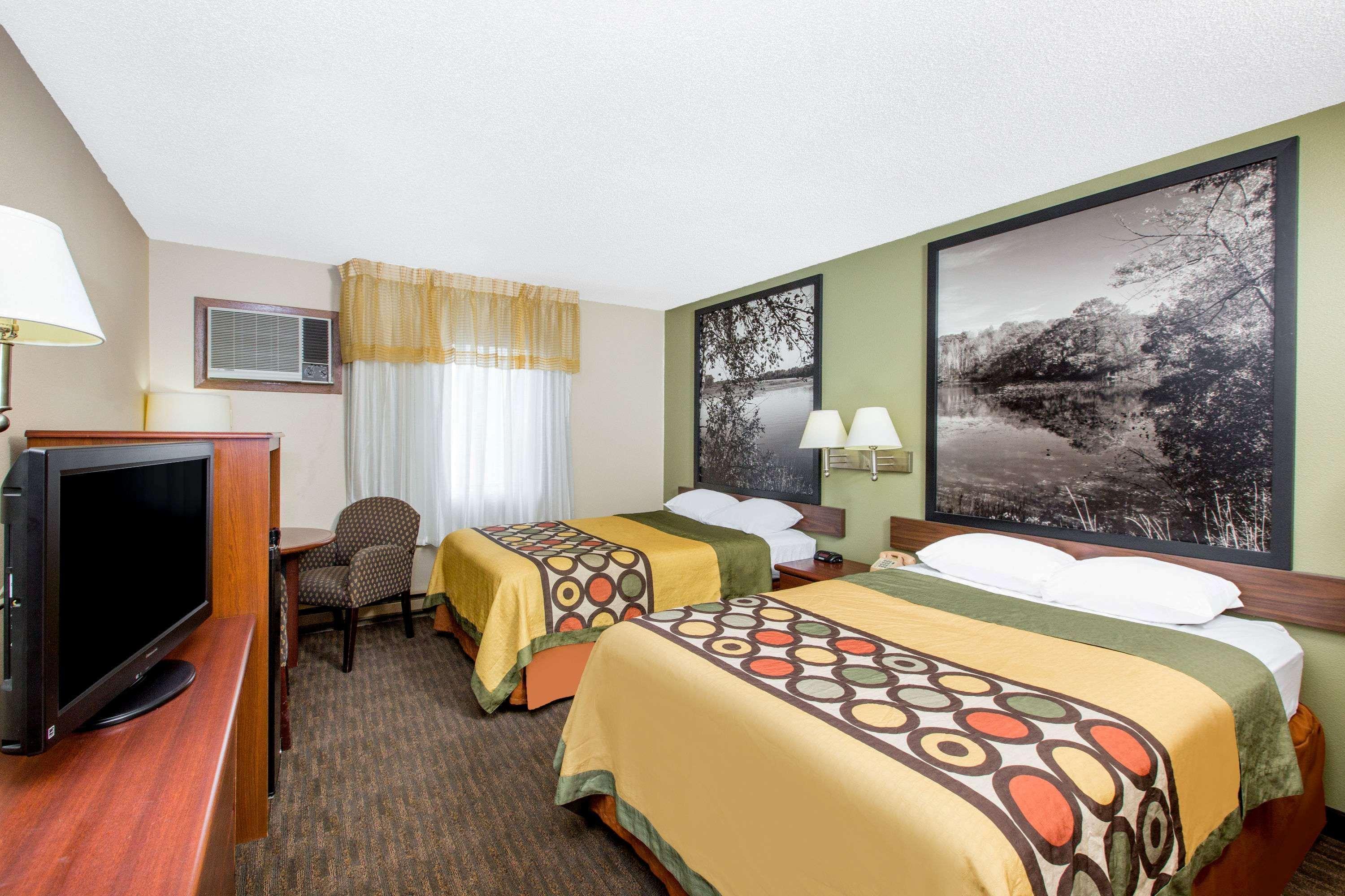 Hotel Super 8 By Wyndham Fairmont Exterior foto